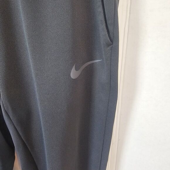 Nike Therma-FIT Jogger Pants Sz Small Black W/ Drawstring &Pockets Gorpcore O264 - Picture 2 of 10
